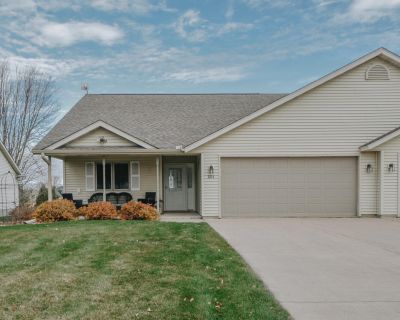 3 Bedroom 3BA 2276 ft Townhouse For Sale in Goodhue, MN