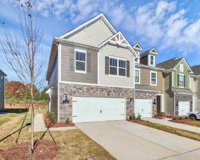 3 Bedroom 2.5BA 1787 ft Pet-Friendly Apartment For Rent in Monroe, NC