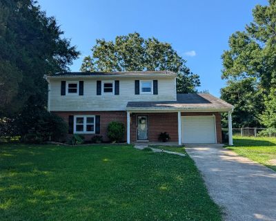 4 Bedroom 2BA 1899 ft Apartment For Rent in Jacksonville, NC