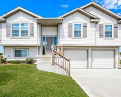 3 Bedroom 2BA Apartment For Rent in Raymore, MO