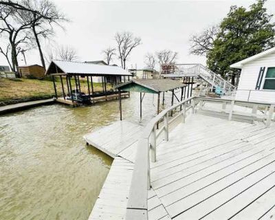 2 Bedroom 1BA 750 ft Furnished Apartment For Rent in Gun Barrel City, TX