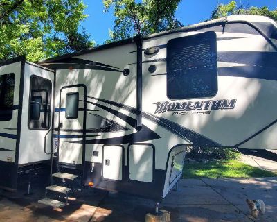 2016 Grand Design Momentum M ,Class 328M 5TH WHEEL