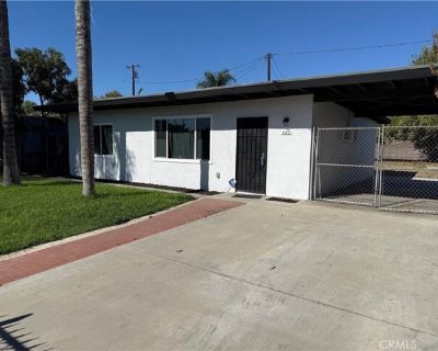 583 Gray St. This home is centrally located near schools parks and easy access to freeway. It offer 3 bedrooms and 1 bath it offers great comfort, convenience and great back yard perfect for entertaining. Vinyl flooring flooring, nice kitchen with washer and dryer hookups, no garage. front iron fence and gate.. 3 Bedroom. 1 Bathroom. 980 ft