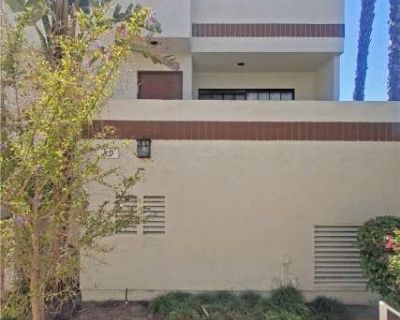 2 Bedroom 3BA 1184 ft Townhouse For Rent in Torrance, CA