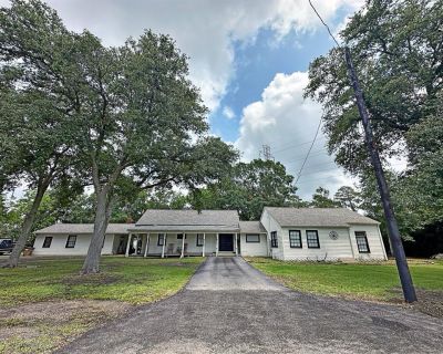 3 Bedroom 2BA 2143 ft² Home For Rent in Dickinson, Texas