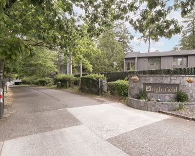 Sw Brightfield Cir, Portland, Condo For Sale