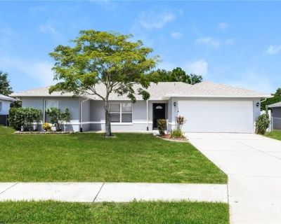 711 17th St NE. Welcome to this spacious 3-bedroom, 2-bathroom pet-friendly home offering 1, 326 sq. ft. of living space. This home is perfectly designed for comfortable living, with a layout that accommodates your lifestyle needs. The property's location provides convenient access to surrounding areas. Don't miss the opportunity to make this your new home. 3 Bedroom. 2 Bathroom. 1326 ft