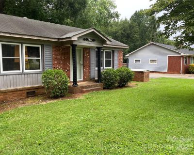 3 Bedroom 1BA 1496 ft Single Family Home For Sale in Mint Hill, NC