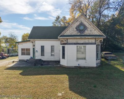 3 Bedroom 1BA 1984 ft Single Family House For Sale in Ozark, AR