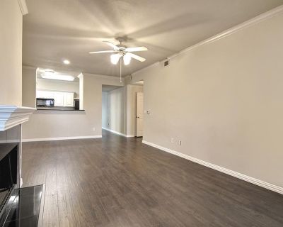 1 Bedroom 1BA 902 ft Pet-Friendly Condo For Rent in Plano, TX