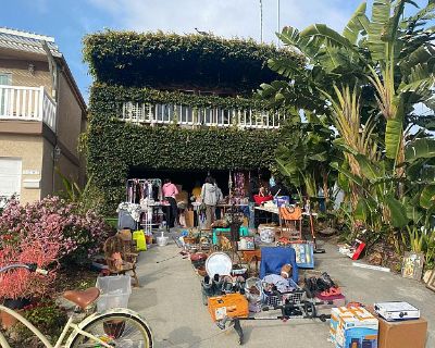 Garage sale Moving Sale today!