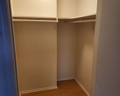 Private room with own bathroom in an apartment with 1 roomie, Burbank, CA 91506