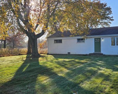 2 Bedroom 1BA 1104 ft Apartment For Rent in Pleasant Prairie, IL