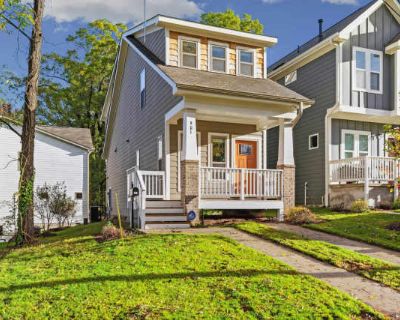 BRAND NEW LUXURY: Furnished 2 Bed/2.5 bath lease only close to downtown!. A small city with big grit, Durham boasts culture, technology, and arts galore. In unit laundry Patio / balcony Dishwasher Pet friendly All utils included Parking Unit Amenities air conditioning carpet dishwasher furnished in unit laundry microwave patio / balcony range refrigerator walk in closets stainless steel Propert...