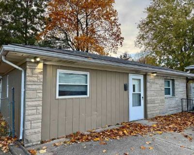 3 Bedroom 1BA 1000 ft Pet-Friendly Apartment For Rent in Jefferson County, KY