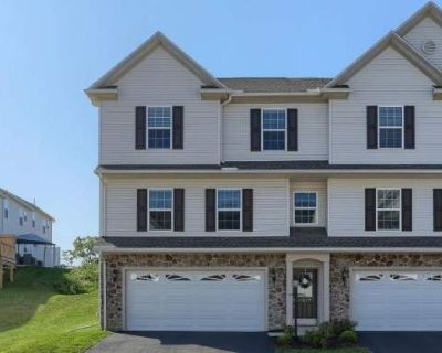 3 Bedroom 2.5BA 2150 ft Pet-Friendly Apartment For Rent in Dauphin County, PA