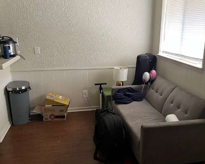 Private room with shared bathroom in an apartment, Denton, TX 76201