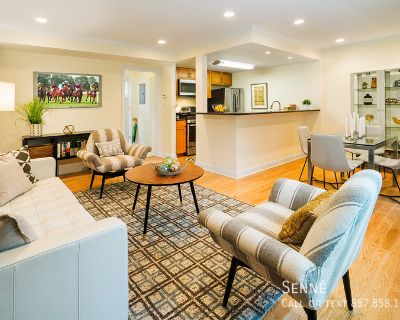 2 Bedroom 2BA 1050 ft Pet-Friendly Apartment For Rent in Chestnut Hill, MA