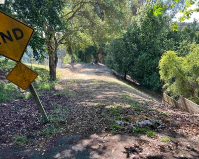 Lots and Land For Sale in Oakland, CA