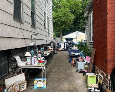 Yard/Moving Sale