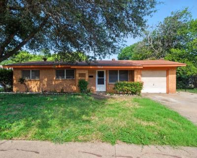 3 Bedroom 2BA 1178 ft Single Family Home For Sale in FORT WORTH, TX