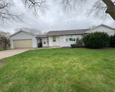 2 Bedroom 1BA 1144 ft Apartment For Rent in Cedar Falls, IA