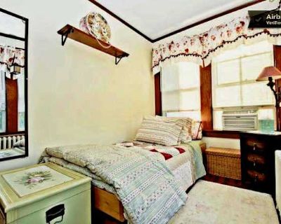 Available on: now. Furnished. Pet friendly. Parking available * Internet included * LGBTQ+ friendly * Cat friendly * Students welcome * 40+ years welcome Pamela Sweet will require background checks for this room Learn more. Pamela Sweet Fifth Ward Newport, RI Winter Rental - $1,200mo. Newport, RI I m seeking a female or male housemate to share my fully furnished apartment for the winter/spring ...