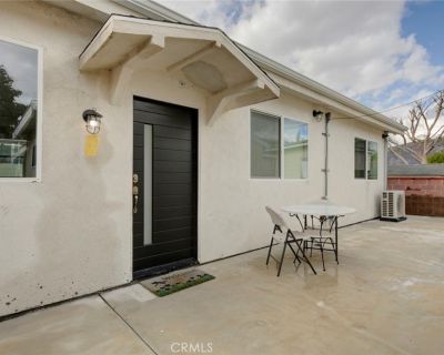 3 Bedroom 2BA 1060 ft Apartment For Rent in Sunland, CA