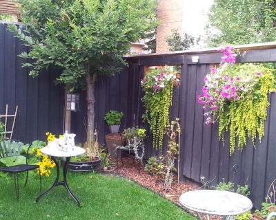 1 bed 1 bath house vacation rental in Calgary, AB