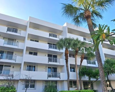 S Ocean Blvd. ESCAPE THE WINTER! STUNNING 2-BEDROOM CORNER CONDO WITH PRIVATE GATED BEACH ACCESS!\r\nOpen kitchen concept with in-unit washer dryer. Nicely furnished and fully equipped with everything you need for a relaxed stay. Resort-style pool area with Jacuzzi and grill station on intersecting canals overlooking Terra Mar Island and the private marina. Boat slips are available for rent too...