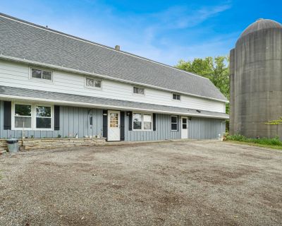 2 Bedroom Multi-Family For Sale in Slinger, WI
