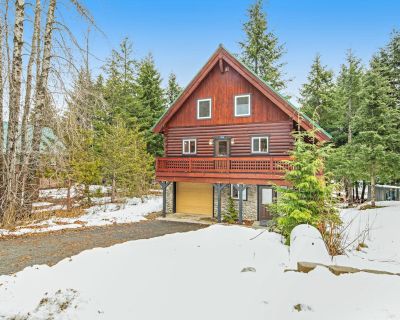 1 Bedroom 3BA Cabin Vacation Rental in Keechelus Lodge, Snoqualmie Pass, WA