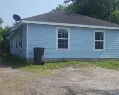 1560 ft Multi-Family For Sale in Corpus Christi, TX