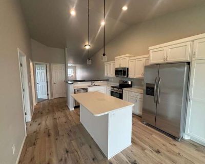 4 Bedroom 2BA 2180 ft Pet-Friendly Apartment For Rent in Horace, ND