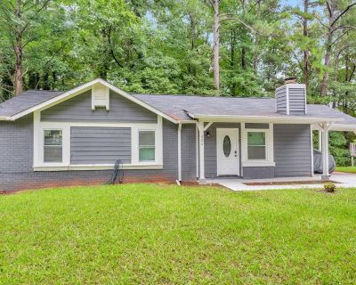 3 Bedroom 2BA House Vacation Rental in Pleasant Stay Getaway, Atlanta, GA