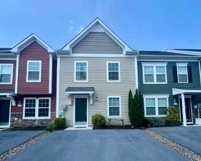 3 Bedroom 2.5BA 0 ft Townhouse For Rent in Ranson, WV