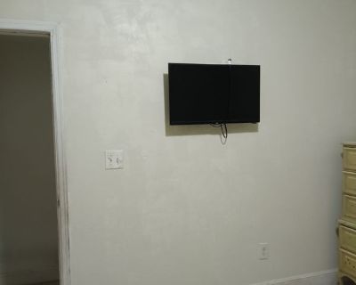 Amanda (Has a House). Room in the 1 Bedroom 1BA Pet-Friendly House For Rent in Pompano Beach,...