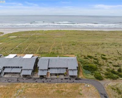 3 Bedroom 2BA 1352 ft Condominium For Sale in OCEAN PARK, WA