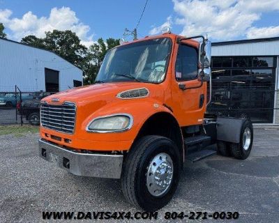 2005 FREIGHTLINER M2 106 Tractor/Day cab/Yard Jockey Truck RWD