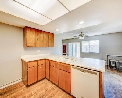 Furnished Room for Rent - Pool Home with 2x a Month Cleaning, Workspace & La