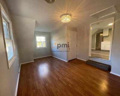 2 Bedroom 1BA 1000 ft Pet-Friendly Apartment For Rent in Cedar Lake, IN