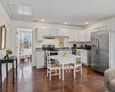 Lease term: Month to Month. $1800/month 1 Month Security Deposit. Furnished Rental Furnished Room. Less than 5 minutes from grocery stores, dining, shopping, greenway trails, parks, & more. Fully furnished. Large bedroom with 2 closets. Fully outfitted kitchen includes stainless steel appliances. Private entrance. Washer and dryer in the common area.. Parking High Speed internet Pets OK Cable A...