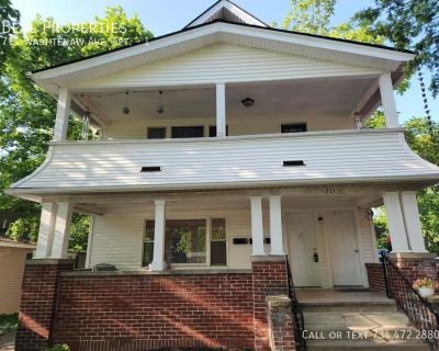 3 Bedroom 1BA 992 ft Apartment For Rent in Ypsilanti, MI