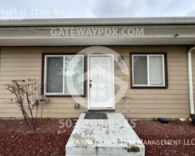 2 Bedroom 1BA 550 ft Pet-Friendly Townhouse For Rent in Portland, OR