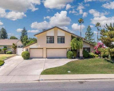 4 Bedroom 3BA 2308 ft Single Family Home For Sale in BAKERSFIELD, CA