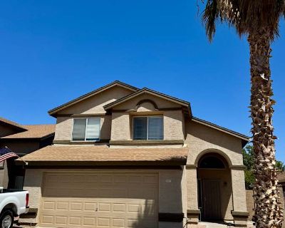 Private room with shared bathroom in a House with 2 roomies, Phoenix, AZ 85027