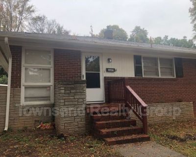 2 Bedroom 1BA 815 ft Pet-Friendly Apartment For Rent in Charlotte, NC