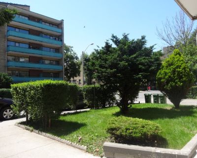 2 Bedroom 1BA 700 ft Pet-Friendly Apartment For Rent in East York, Ontario