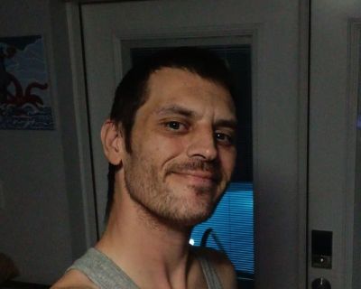 Brett - Needs an Apartment on iROOMit or a Room