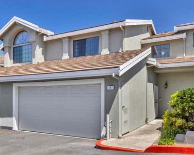 3 Bedroom 3BA 1372 ft Townhouse For Sale in CASTRO VALLEY, CA